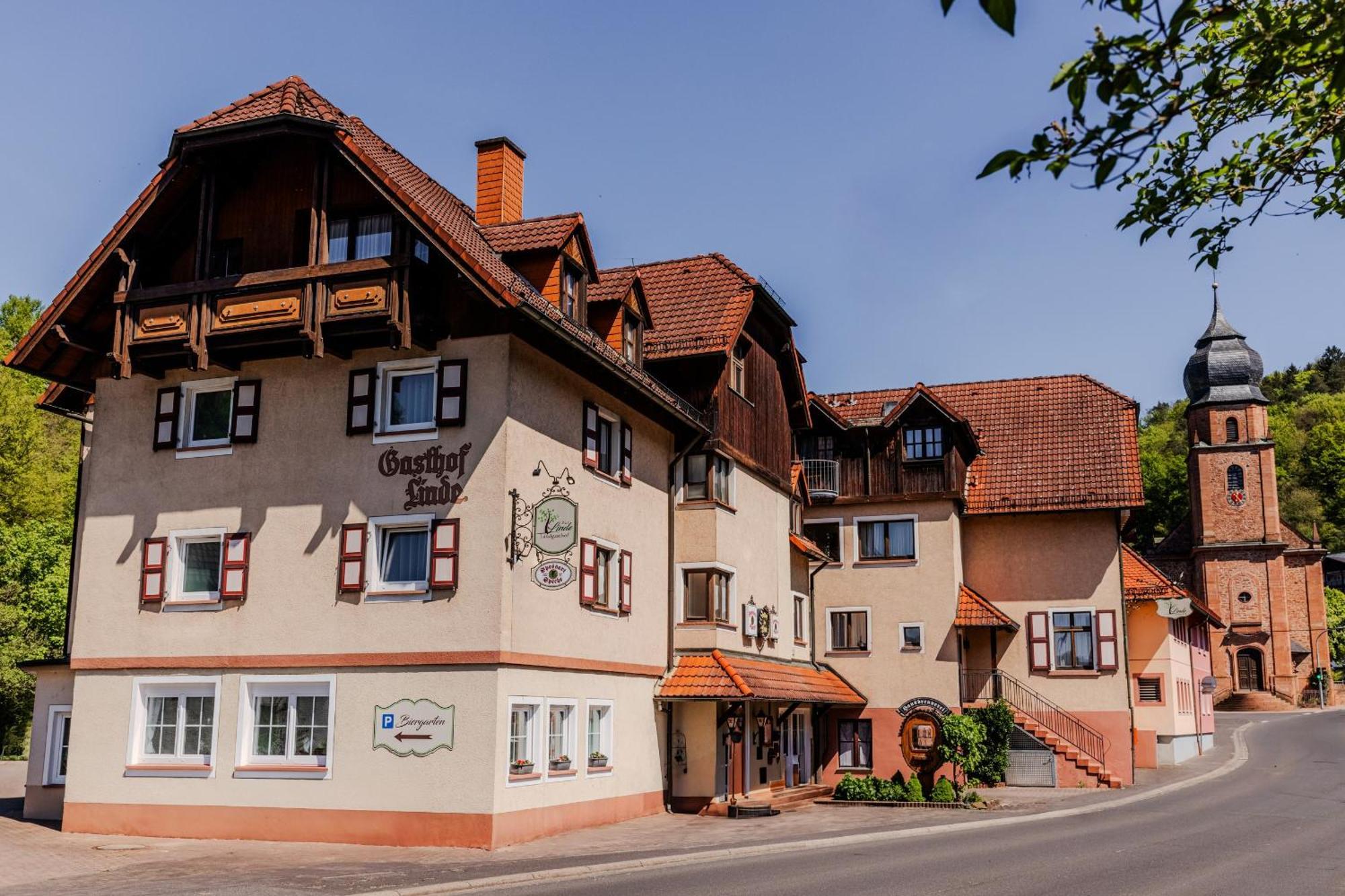 Landgasthof Zur Linde Heimbuchenthal エクステリア 写真