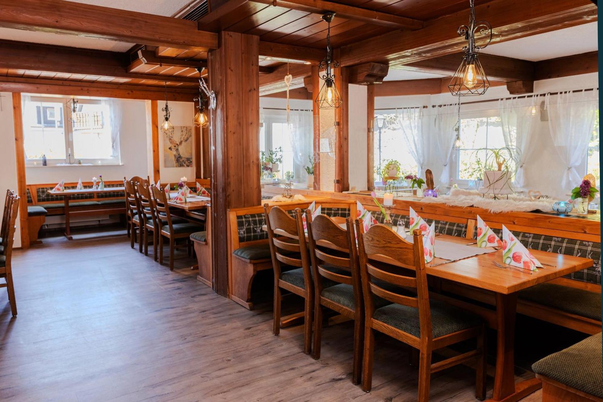 Landgasthof Zur Linde Heimbuchenthal エクステリア 写真