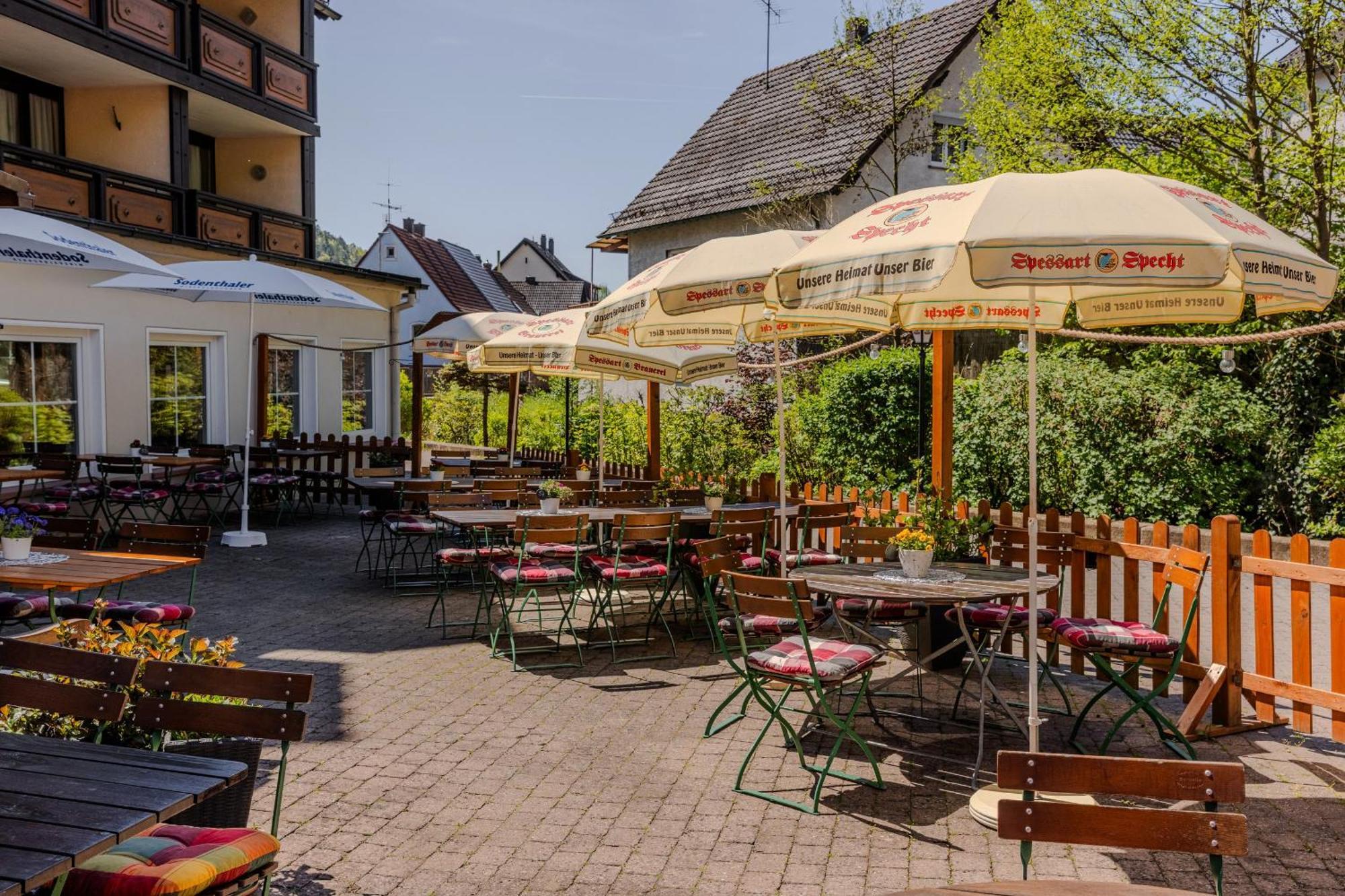 Landgasthof Zur Linde Heimbuchenthal エクステリア 写真