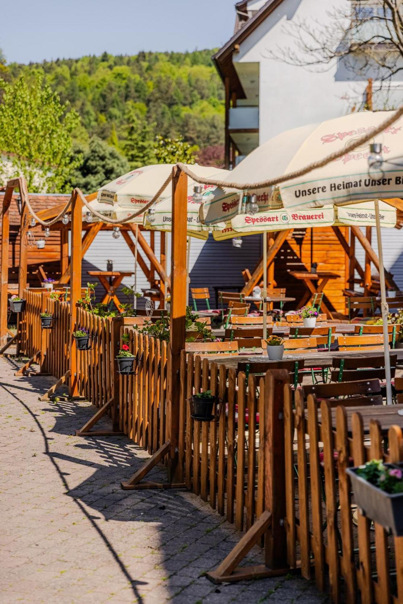 Landgasthof Zur Linde Heimbuchenthal エクステリア 写真