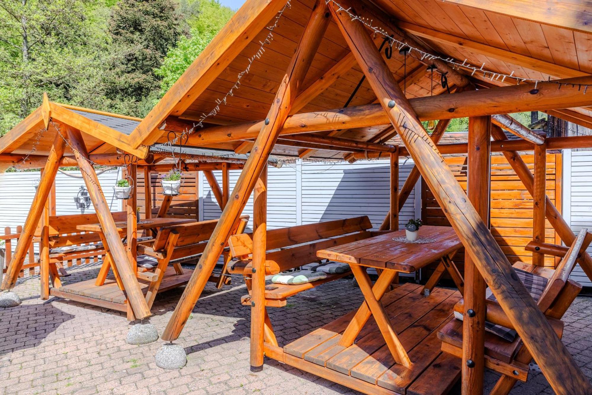 Landgasthof Zur Linde Heimbuchenthal エクステリア 写真