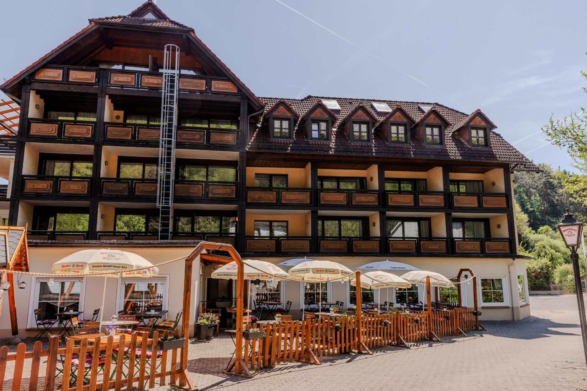 Landgasthof Zur Linde Heimbuchenthal エクステリア 写真
